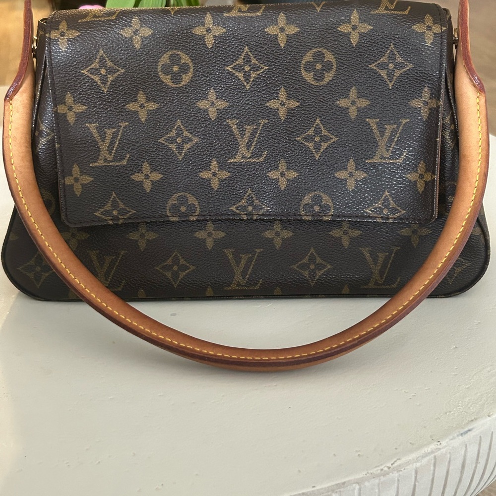 Auth Louis Vuitton Monogram Mini Looping Shoulder Bag M51147 - Picture 4 of 15